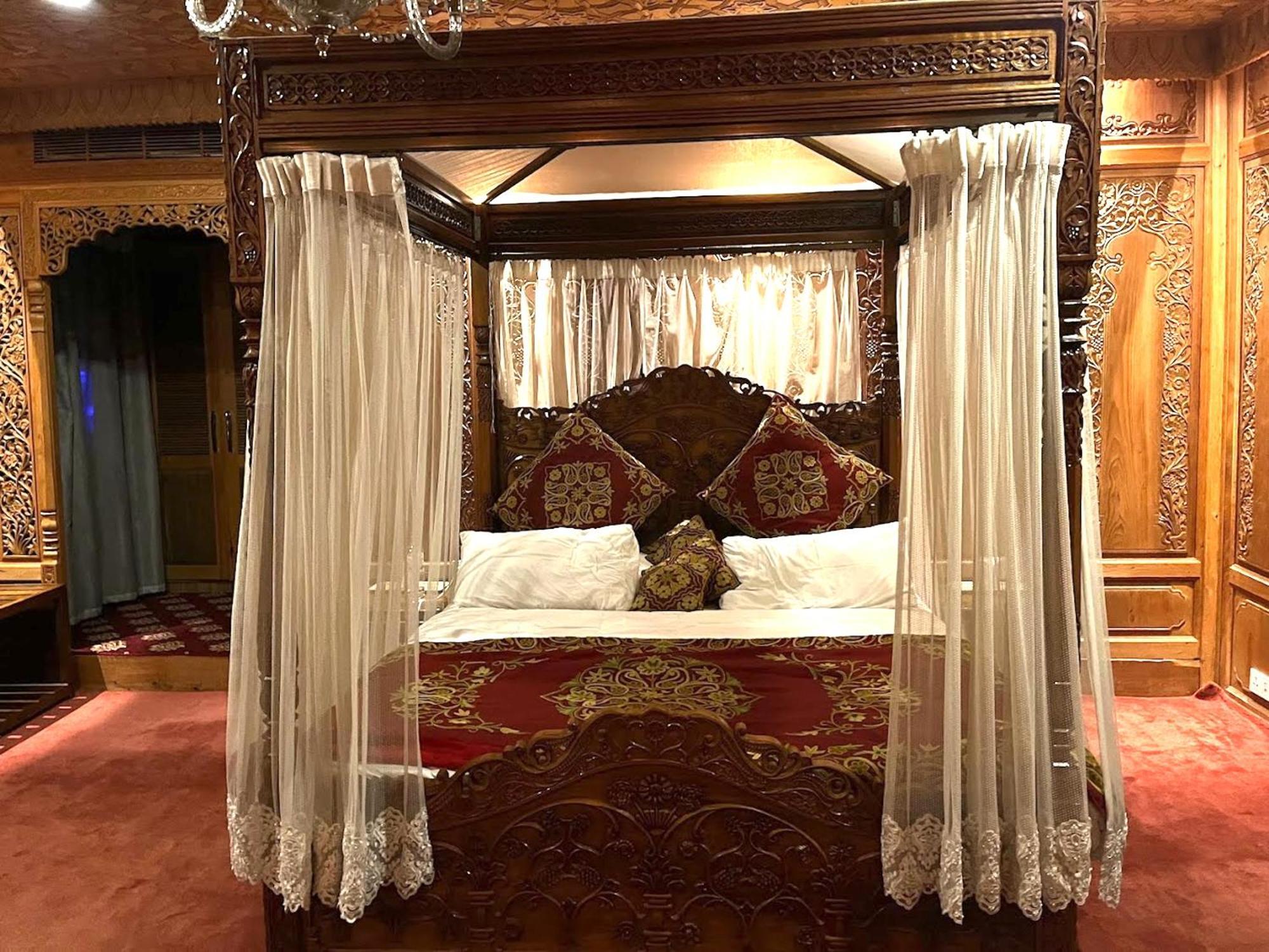Mascot Houseboats Hotel Srīnagar Buitenkant foto