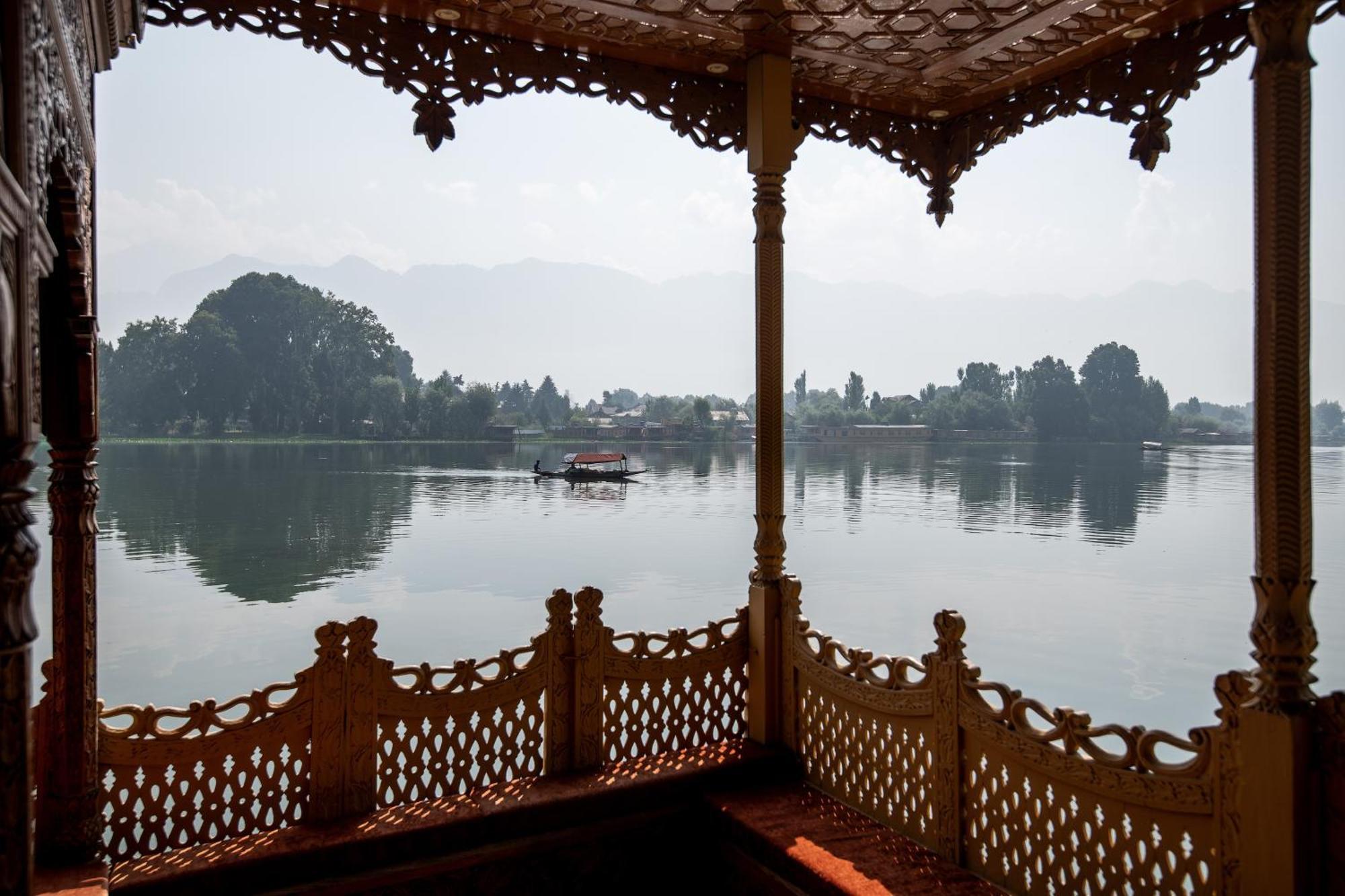 Mascot Houseboats Hotel Srīnagar Buitenkant foto