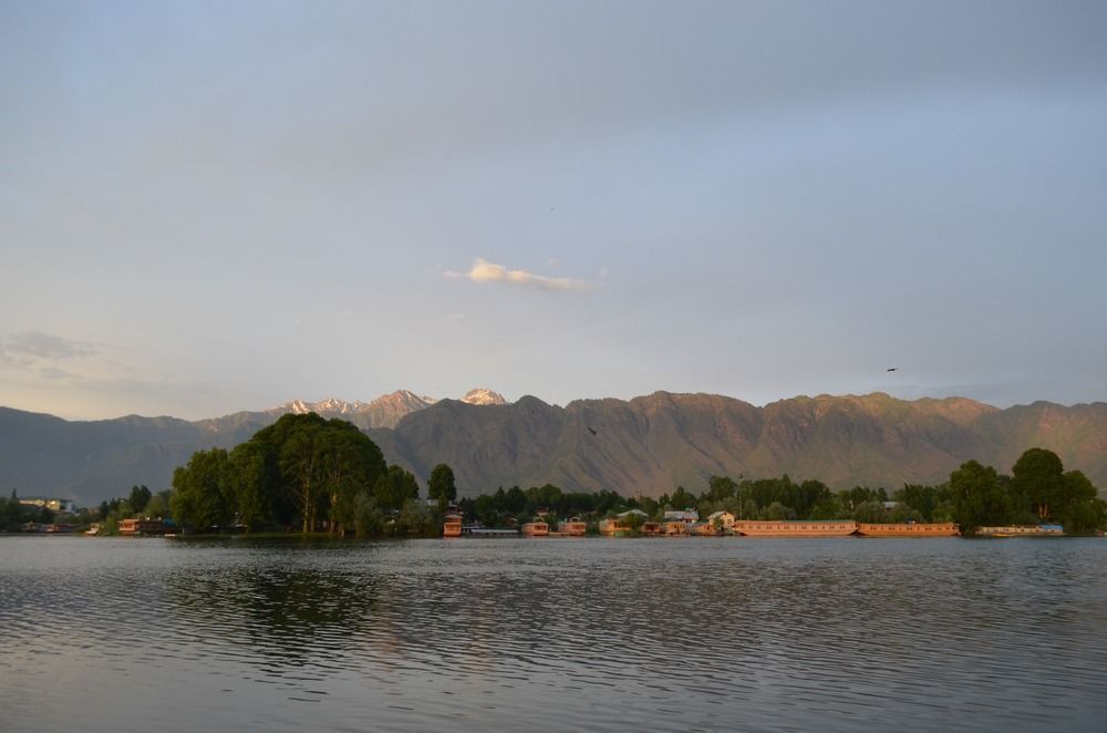 Mascot Houseboats Hotel Srīnagar Buitenkant foto